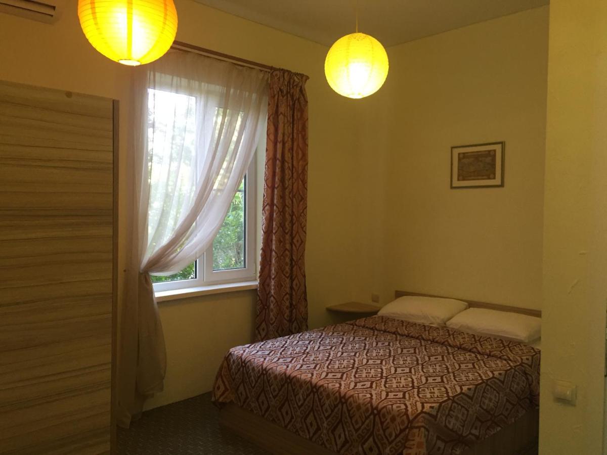 Guest House Inkit Pizunda Exterior photo