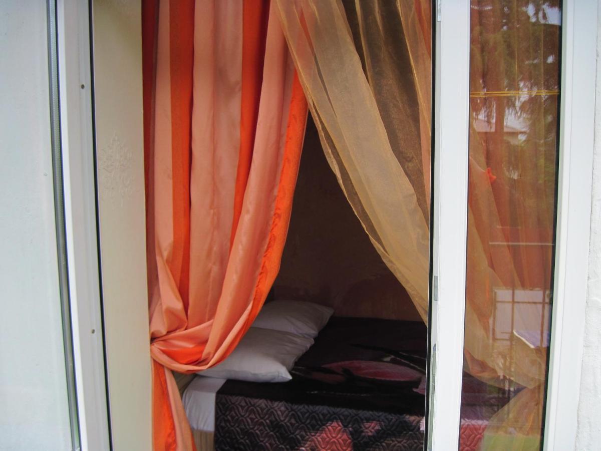 Guest House Inkit Pizunda Exterior photo