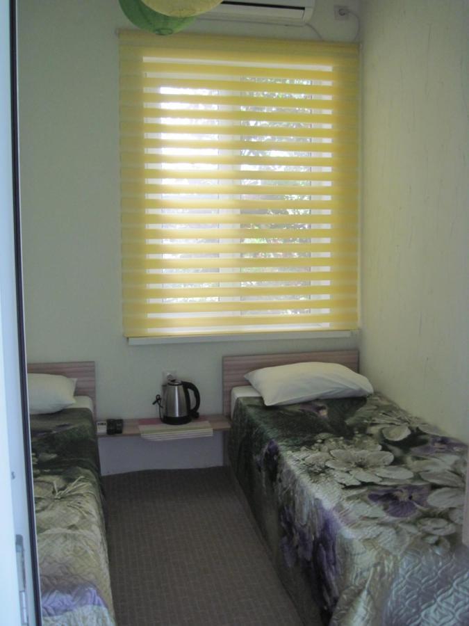 Guest House Inkit Pizunda Exterior photo