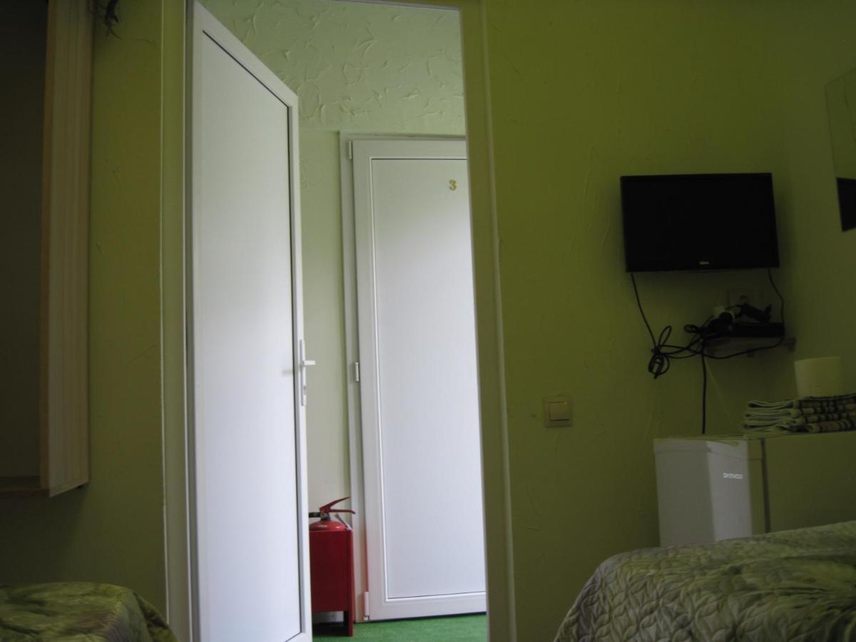 Guest House Inkit Pizunda Exterior photo